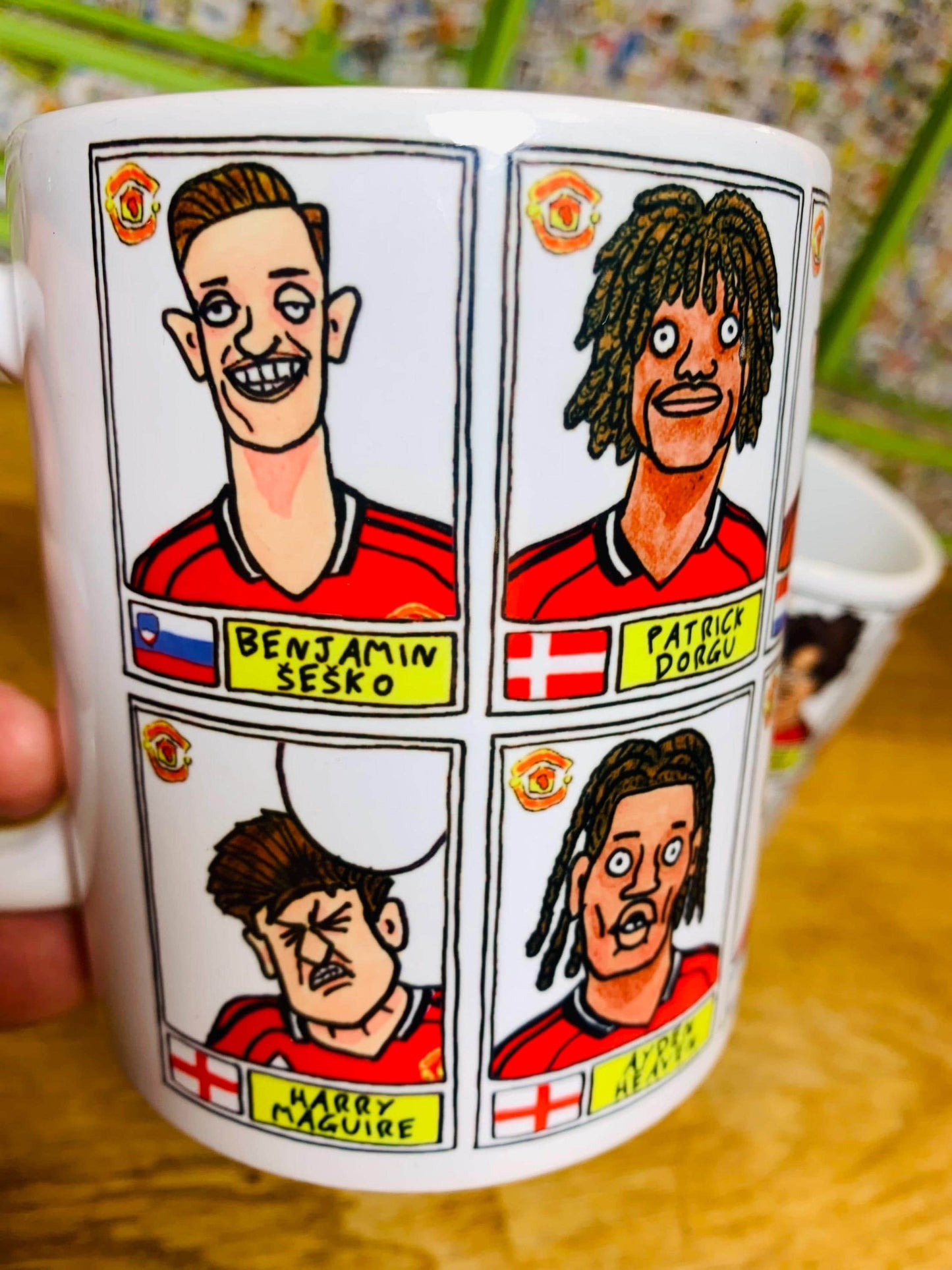 Man Utd 25/26 No Score Draws Mug Set - Set of TWO DIFFERENT 11oz Ceramic Mugs with Wonky Panini-style MUFC Doodles Of Manchester United